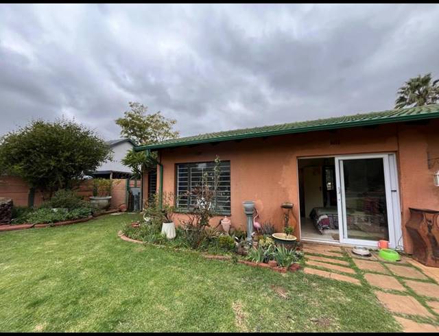4 BEDROOM HOUSE FOR SALE IN SUNWARD PARK